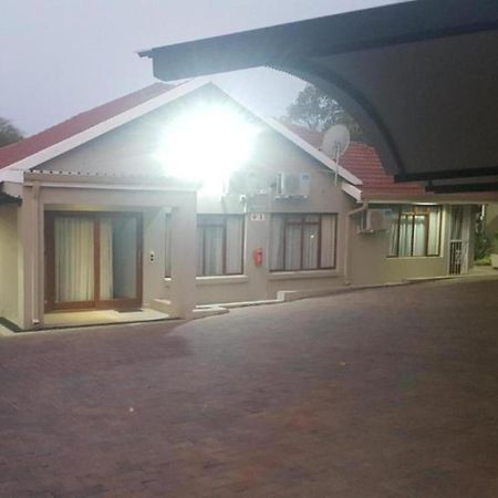 Bonim Guesthouse - Aka Magisha Guesthouse Mbombela Zewnętrze zdjęcie