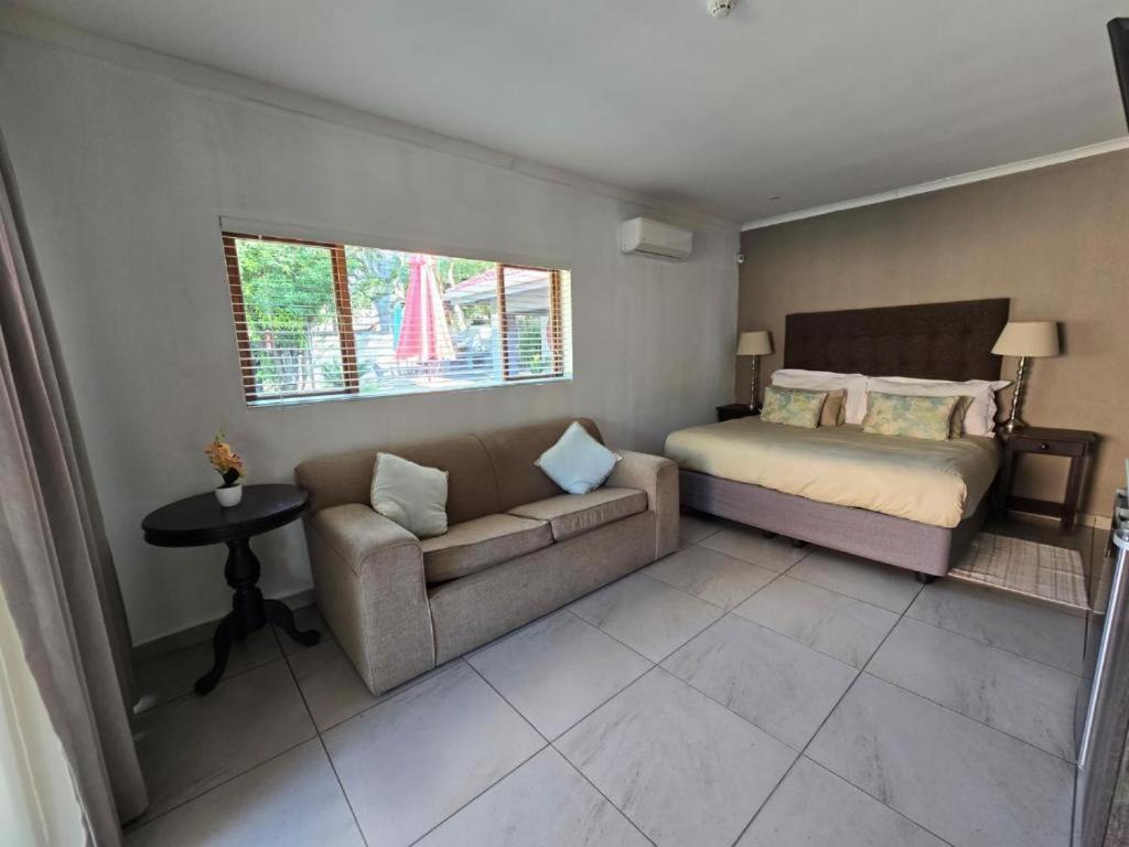 Bonim Guesthouse - Aka Magisha Guesthouse Mbombela Zewnętrze zdjęcie